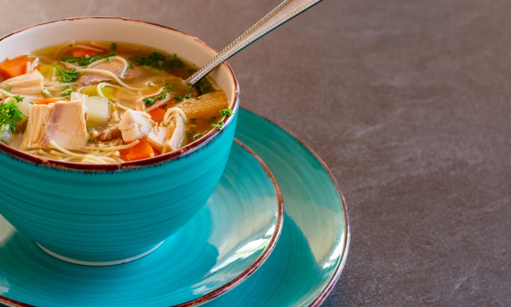 Hühnersuppe mit Hähnchenbrustfilet Rezept